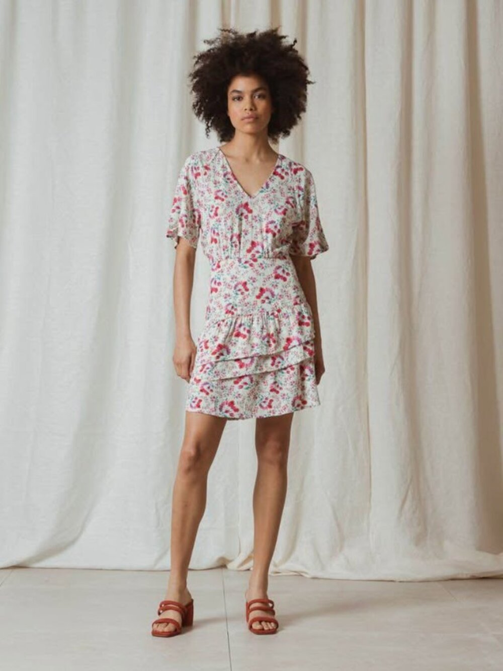 ndi & Cold viscose ruffle floral dress size Small